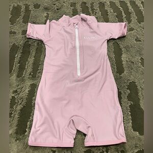 Pale mauve Kuling one piece rash guard